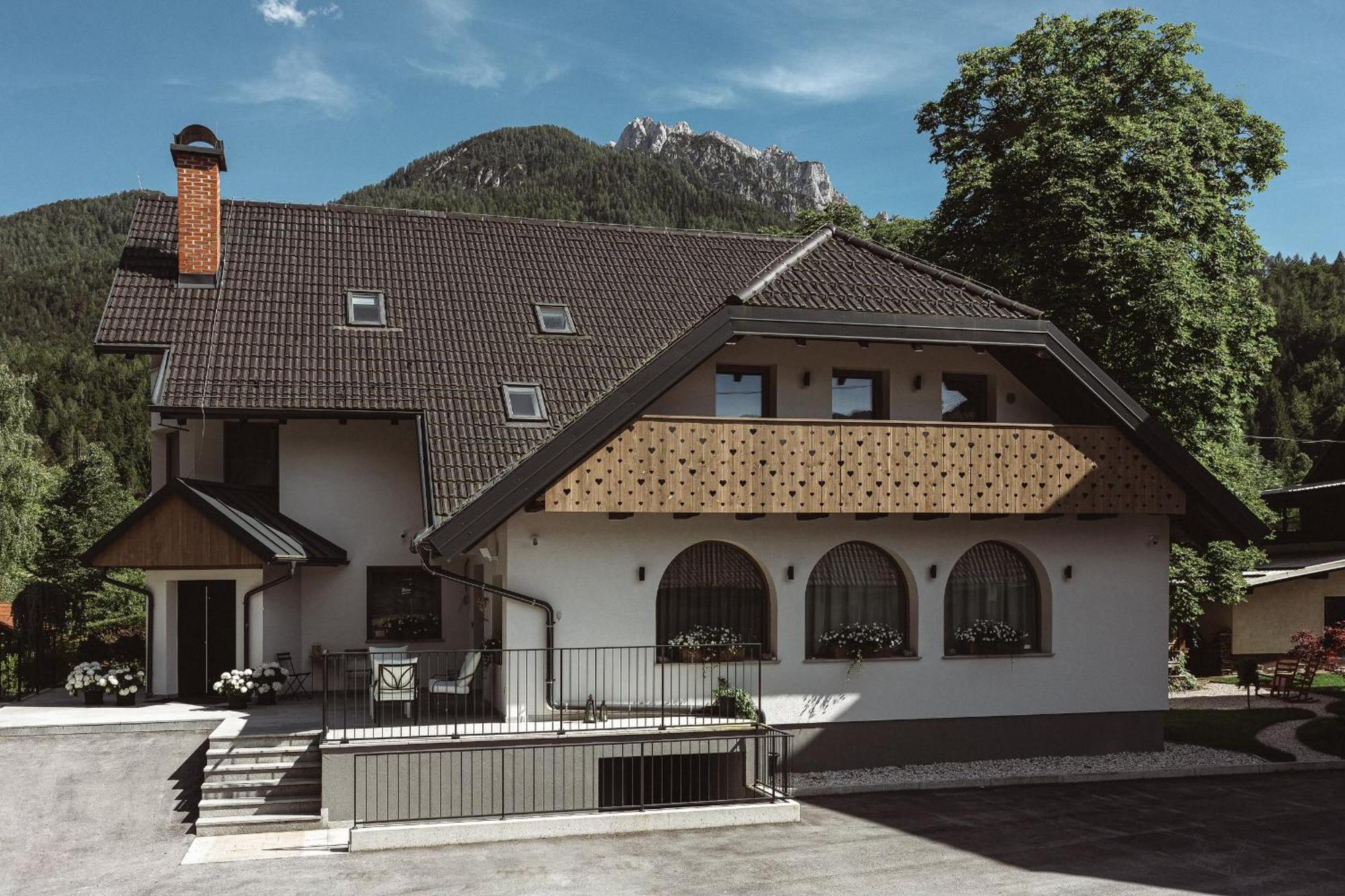 Apartments And Rooms Kaja Kranjska Gora Eksteriør bilde